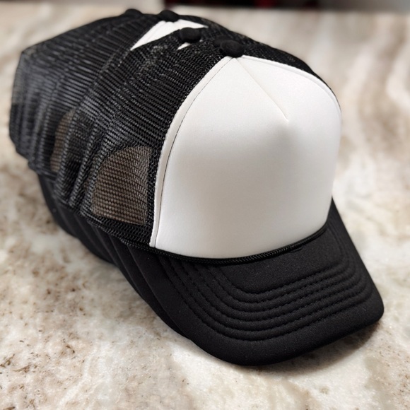 Lot of 8 Mid Profile Blank Trucker Hats – New Adjustable Mesh Caps Black/White - Picture 2 of 8